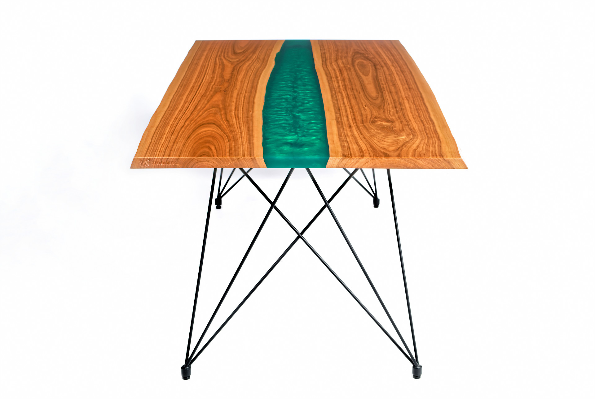 Maia - Tisch aus Kirschholz mit grünem Epoxidharz